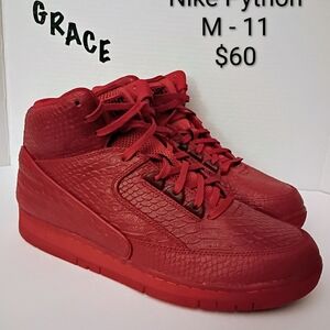 Nike Python † Need To Authenticate * SELLING ONLINE FOR $400 BRB†